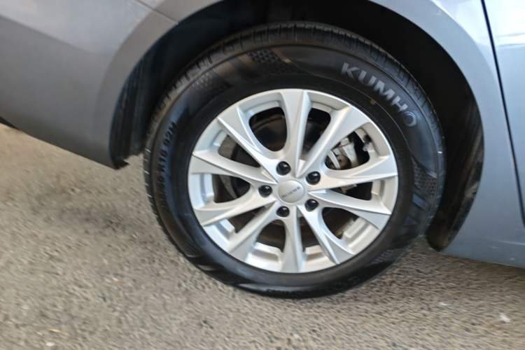 Used Roewe i5 2023 1.5L CVT Luxury Edition Right Rear Wheel Hub