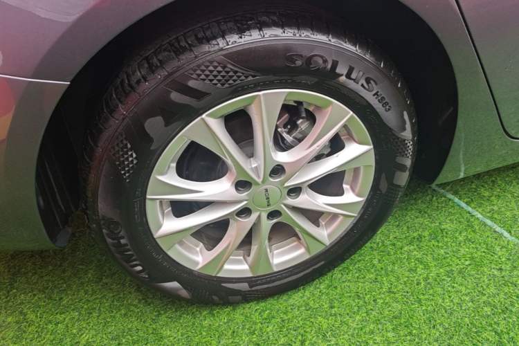 Used Roewe i5 2023 1.5L CVT Luxury Edition Right Rear Wheel Hub
