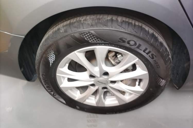 Used Roewe i5 2023 1.5L CVT Luxury Edition Right Rear Wheel Hub