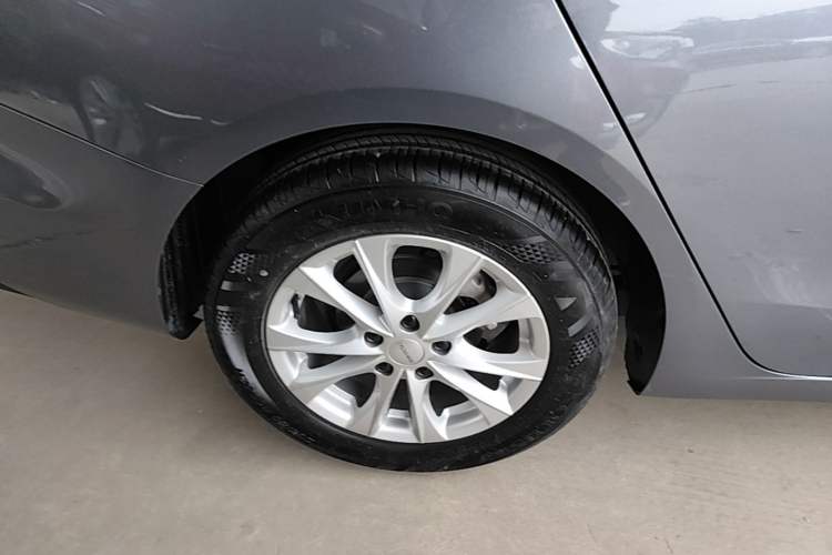 Used Roewe i5 2023 1.5L Manual Comfort Edition Right Rear Wheel Hub