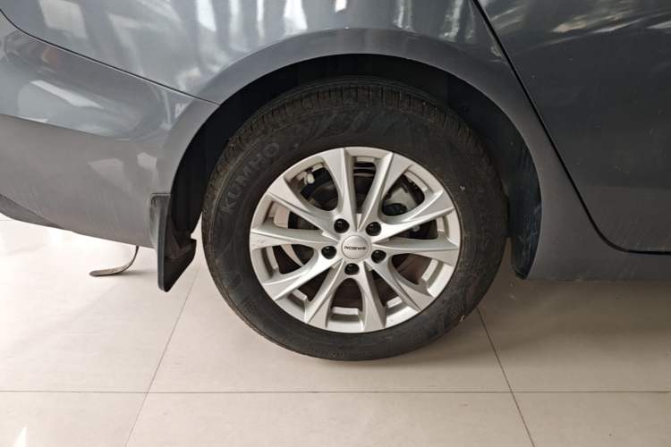 Used Roewe i5 2023 1.5L Manual Comfort Edition Right Rear Wheel Hub