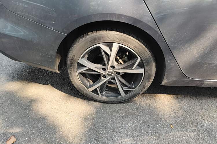Used Roewe i5 2023 1.5L CVT Luxury Edition Right Rear Wheel Hub