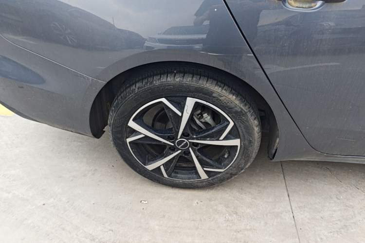 Used Roewe i5 2023 1.5L CVT Luxury Edition Right Rear Wheel Hub