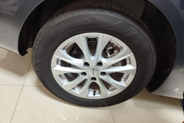 Used Roewe i5 2023 1.5L CVT Luxury Edition Right Rear Wheel Hub