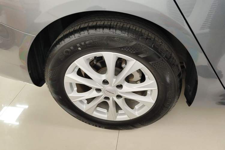 Used Roewe i5 2023 1.5L Manual Comfort Edition Right Rear Wheel Hub
