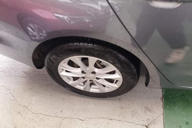 Used Roewe i5 2023 1.5L CVT Luxury Edition Right Rear Wheel Hub