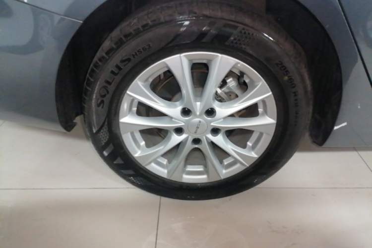 Used Roewe i5 2023 1.5L CVT Luxury Edition Right Rear Wheel Hub