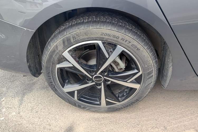 Used Roewe i5 2023 1.5L CVT Luxury Edition Right Rear Wheel Hub