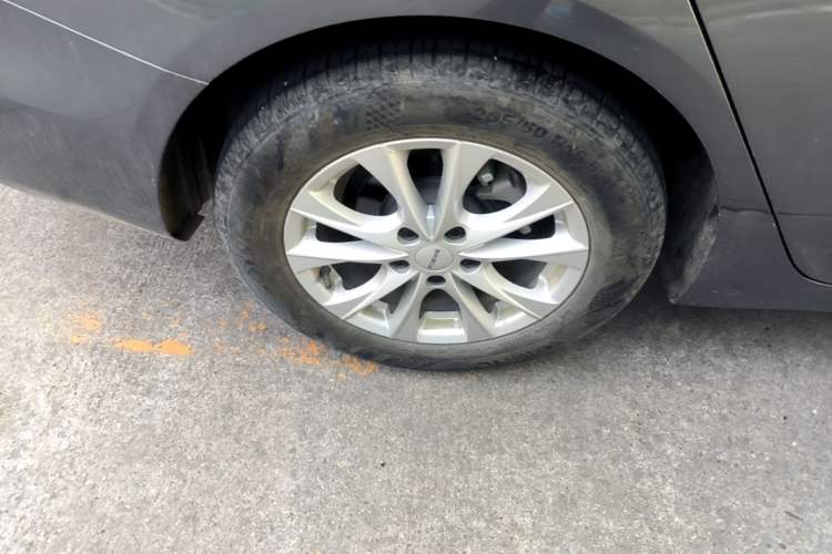 Used Roewe i5 2023 1.5L Manual Comfort Edition Right Rear Wheel Hub