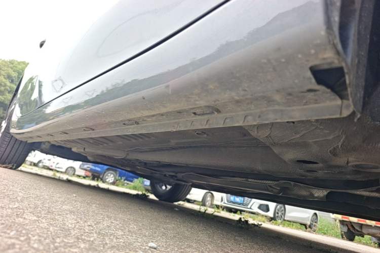 Used Roewe i5 2023 1.5L CVT Luxury Edition Right Side Sill