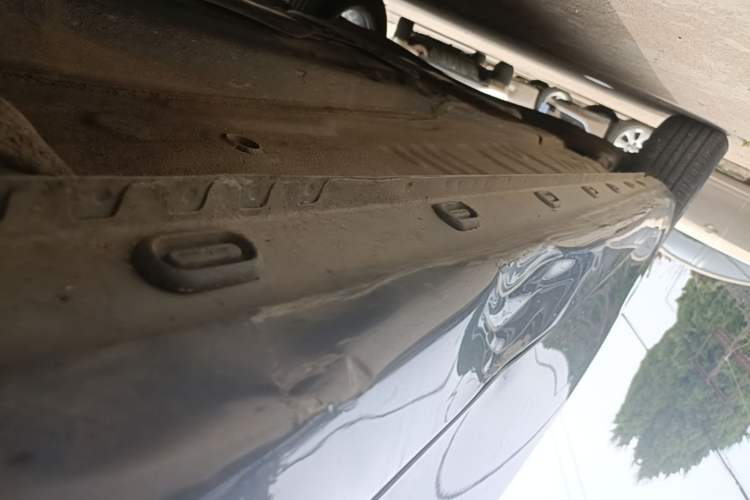 Used Roewe i5 2023 1.5L CVT Luxury Edition Right Side Sill