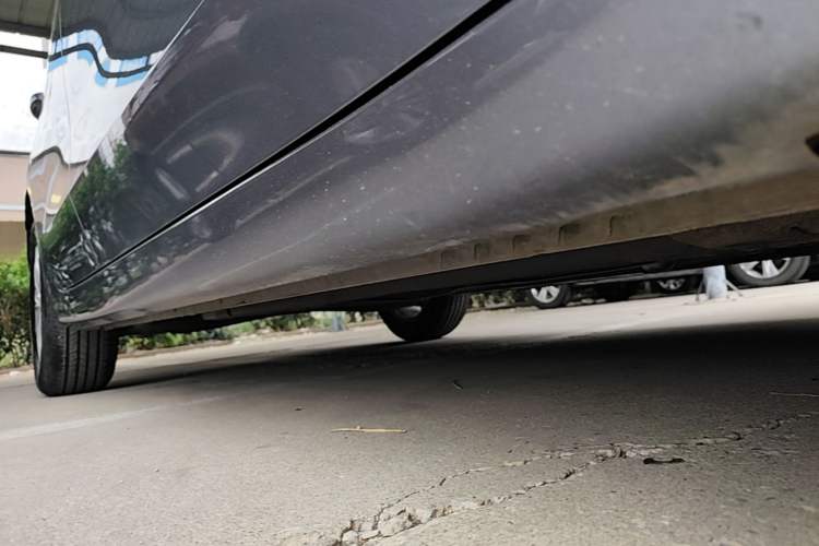 Used Roewe i5 2023 1.5L Manual Comfort Edition Right Side Sill