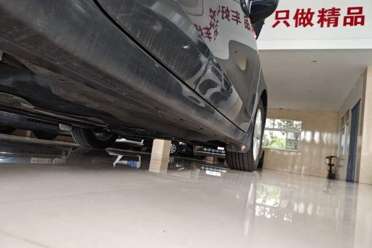 Used Roewe i5 2023 1.5L Manual Comfort Edition Right Side Sill