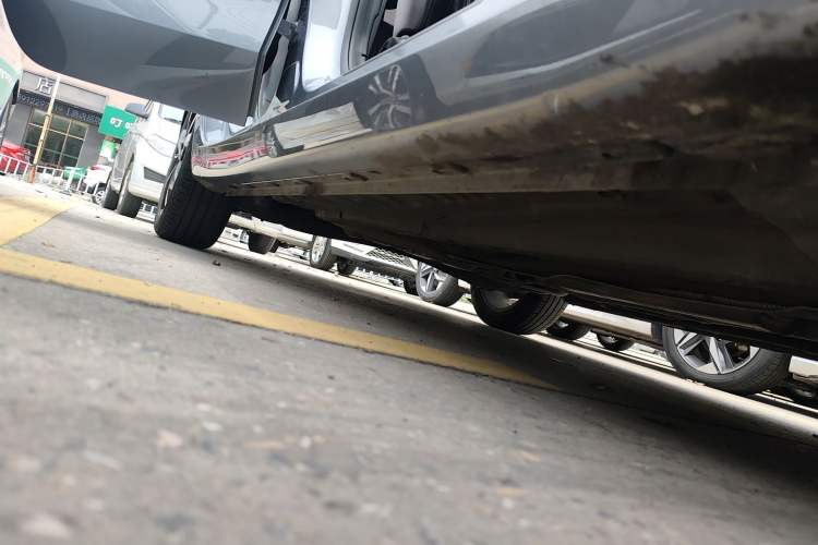 Used Roewe i5 2023 1.5L CVT Luxury Edition Right Side Sill