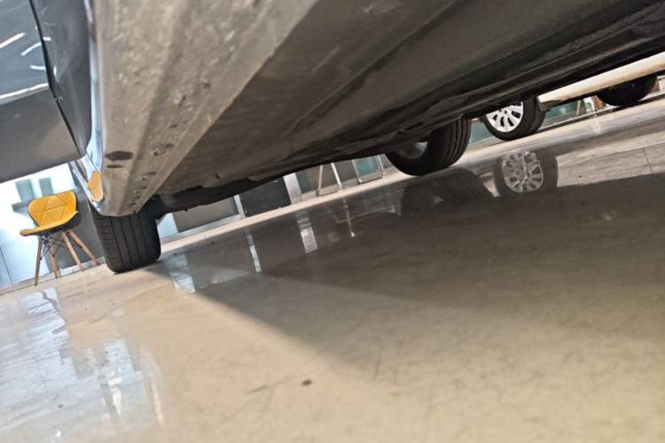 Used Roewe i5 2023 1.5L CVT Luxury Edition Right Side Sill