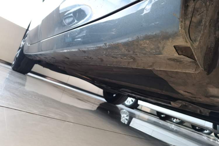 Used Roewe i5 2023 1.5L CVT Luxury Edition Right Side Sill