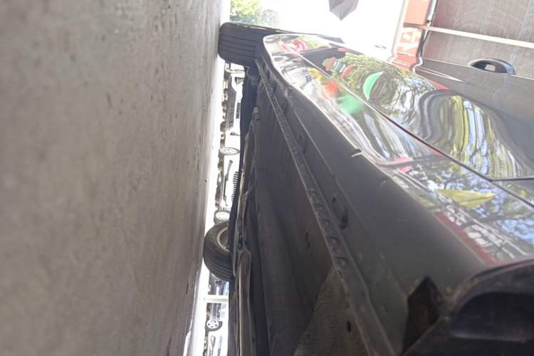 Used Roewe i5 2023 1.5L Manual Comfort Edition Right Side Sill