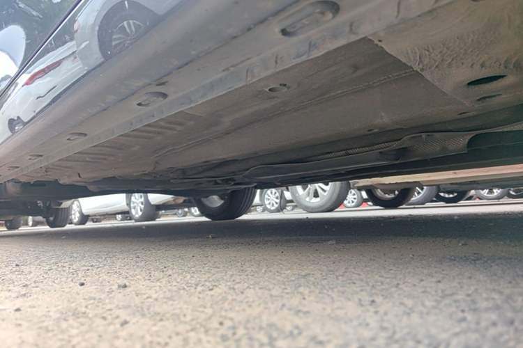 Used Roewe i5 2023 1.5L CVT Luxury Edition Right Side Sill