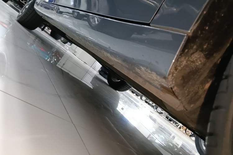 Used Roewe i5 2023 1.5L CVT Luxury Edition Right Side Sill