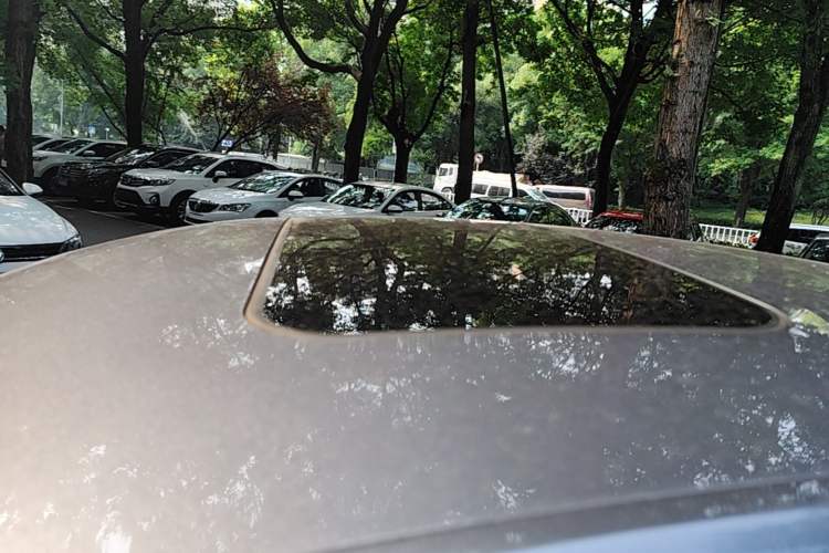 Used Roewe i5 2023 1.5L CVT Luxury Edition Roof