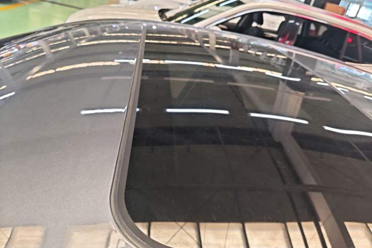 Used Roewe i5 2023 1.5L CVT Luxury Edition Roof