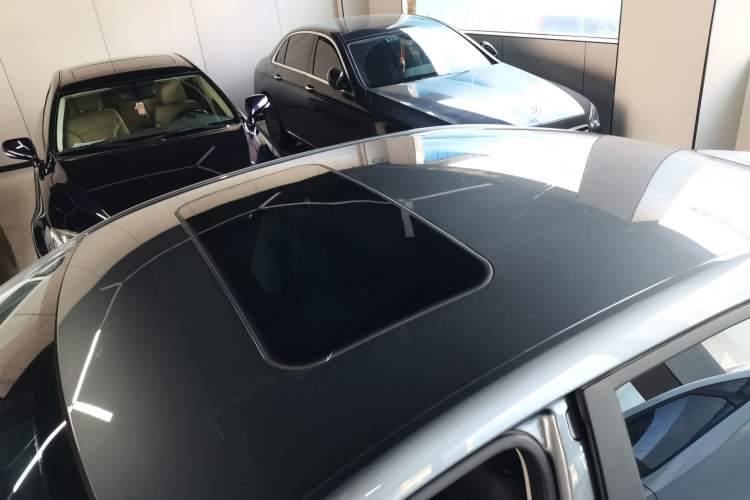 Used Roewe i5 2023 1.5L CVT Luxury Edition Roof