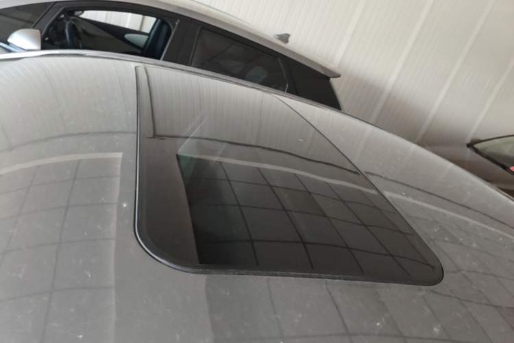Used Roewe i5 2023 1.5L CVT Luxury Edition Roof