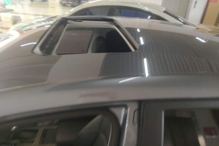 Used Roewe i5 2023 1.5L CVT Luxury Edition Roof