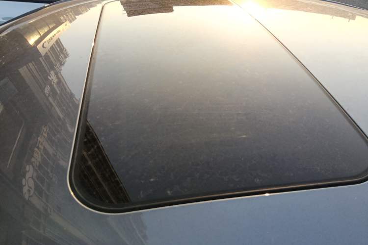 Used Roewe i5 2023 1.5L CVT Luxury Edition Roof