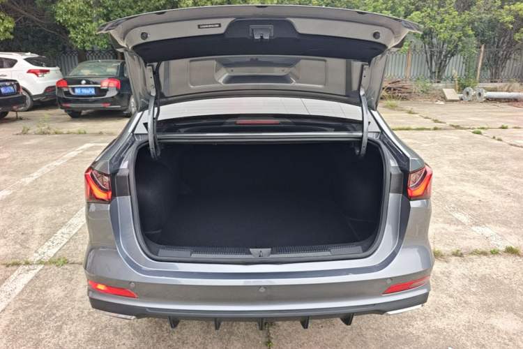 Used Roewe i5 2023 1.5L CVT Luxury Edition Trunk