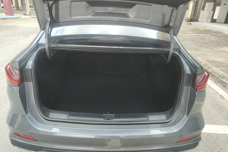 Used Roewe i5 2023 1.5L CVT Luxury Edition Trunk