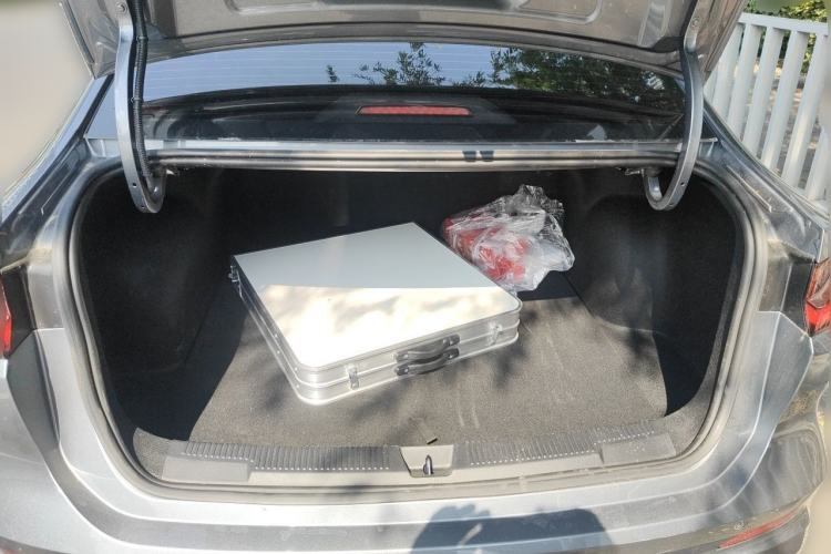 Used Roewe i5 2023 1.5L CVT Luxury Edition Trunk