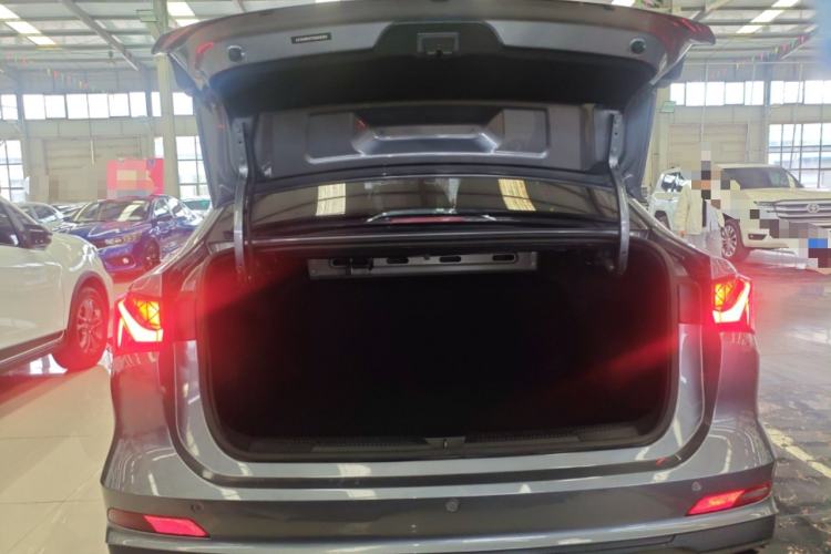 Used Roewe i5 2023 1.5L Manual Comfort Edition Trunk