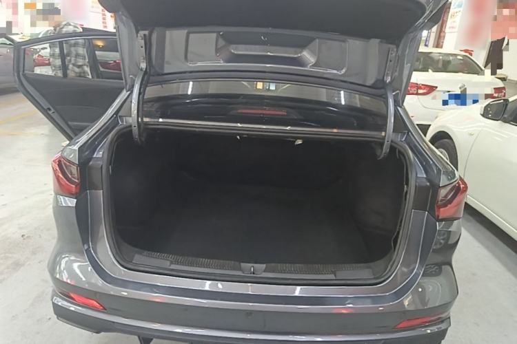 Used Roewe i5 2023 1.5L Manual Comfort Edition Trunk