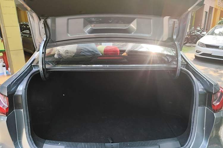 Used Roewe i5 2023 1.5L CVT Luxury Edition Trunk