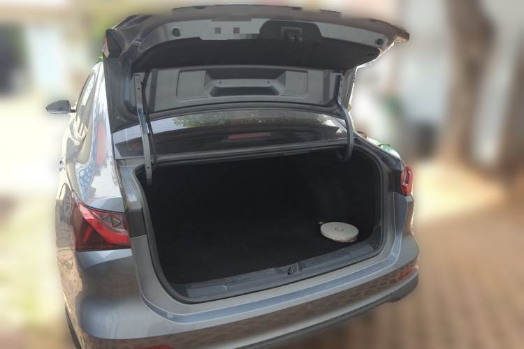 Used Roewe i5 2023 1.5L Manual Comfort Edition Trunk