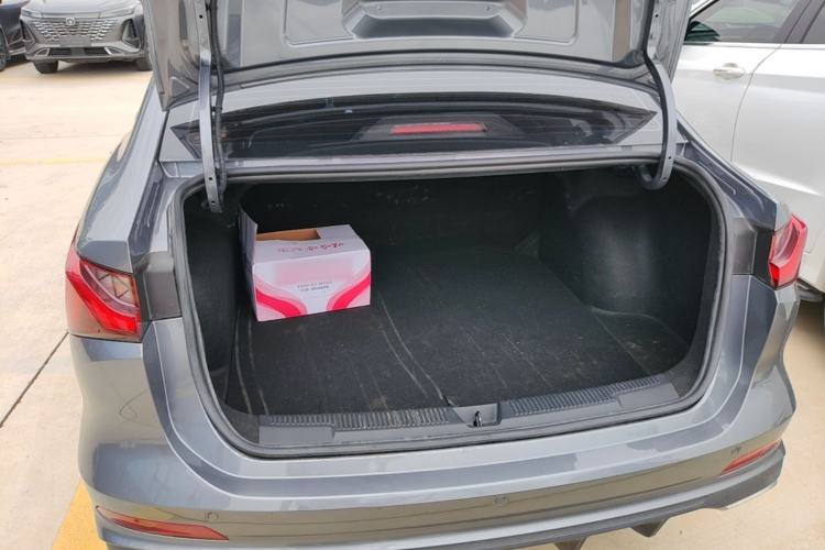 Used Roewe i5 2023 1.5L CVT Luxury Edition Trunk
