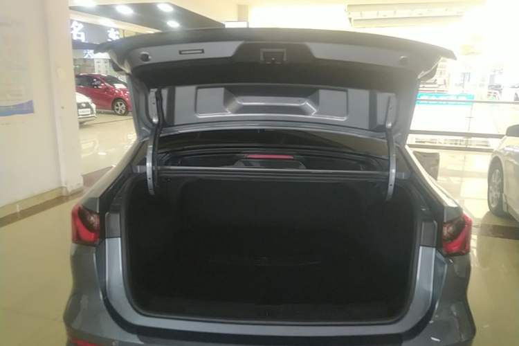Used Roewe i5 2023 1.5L CVT Luxury Edition Trunk
