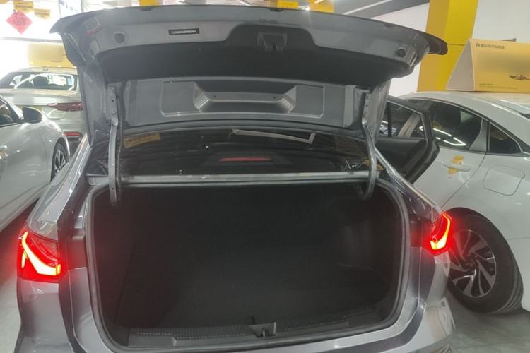 Used Roewe i5 2023 1.5L CVT Luxury Edition Trunk