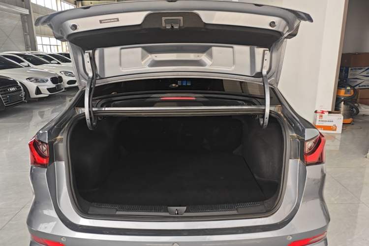 Used Roewe i5 2023 1.5L CVT Luxury Edition Trunk