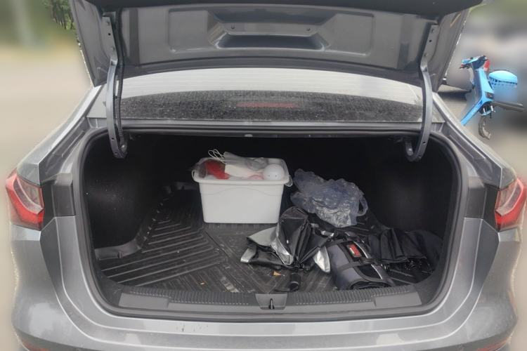 Used Roewe i5 2023 1.5L Manual Comfort Edition Trunk