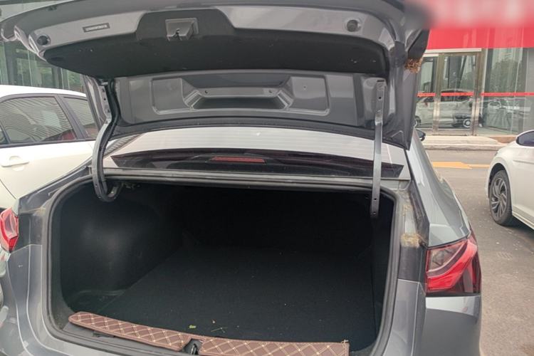 Used Roewe i5 2023 1.5L CVT Luxury Edition Trunk