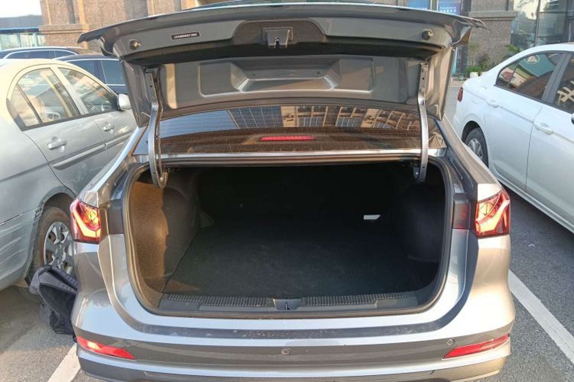 Used Roewe i5 2023 1.5L CVT Luxury Edition Trunk