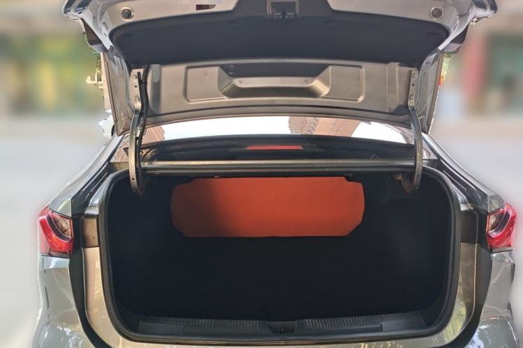 Used Roewe i5 2023 1.5L Manual Comfort Edition Trunk