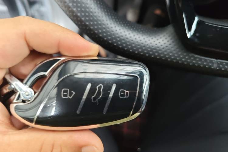 Used Roewe i5 2023 1.5L Manual Comfort Edition Vehicle Key