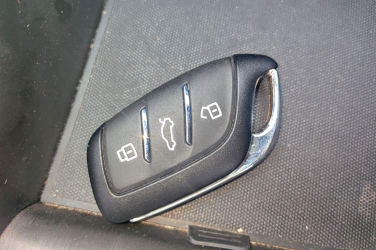 Used Roewe i5 2023 1.5L CVT Luxury Edition Vehicle Key