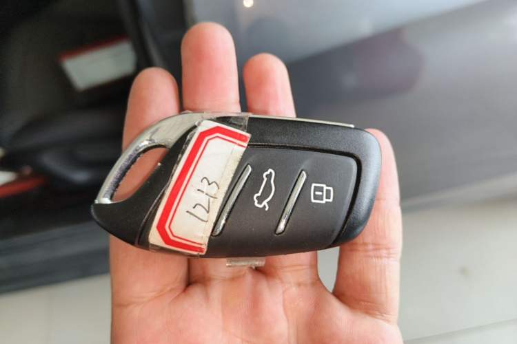 Used Roewe i5 2023 1.5L CVT Luxury Edition Vehicle Key