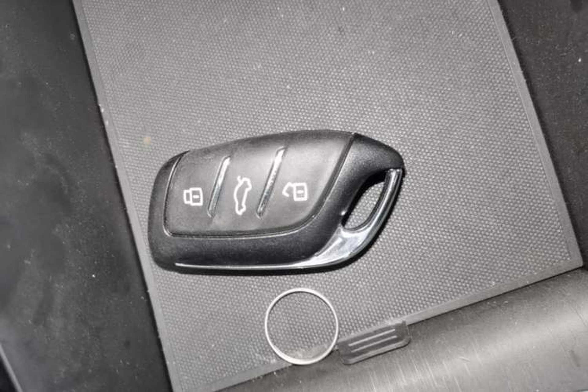 Used Roewe i5 2023 1.5L CVT Luxury Edition Vehicle Key