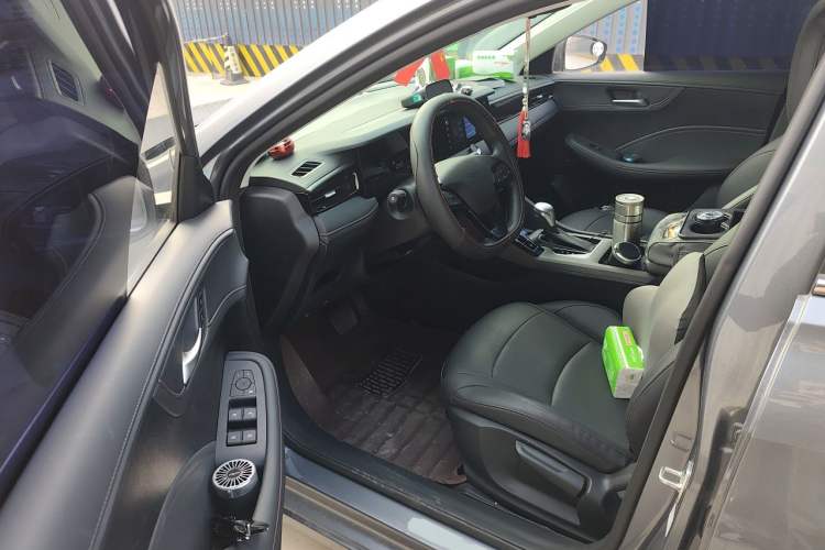 Used Roewe i5 2023 1.5L CVT Luxury Edition Driver Seat