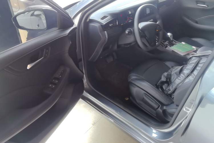 Used Roewe i5 2023 1.5L CVT Luxury Edition Driver Seat